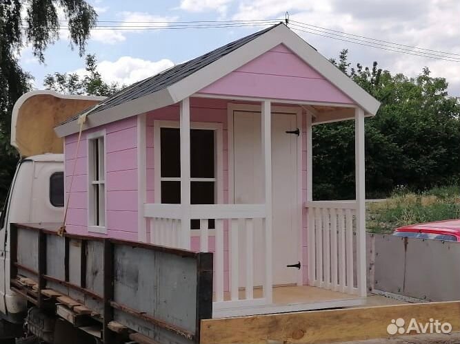 Детский деревянный домик