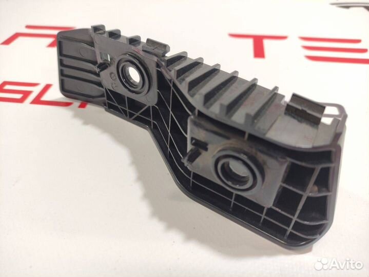 Кронштейн крепления фонаря Tesla Model 3 2019