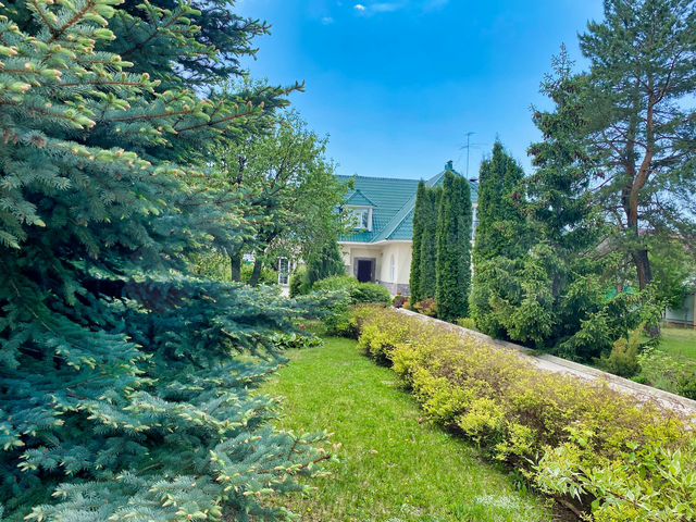 Дом 595 м² на участке 22 сот.