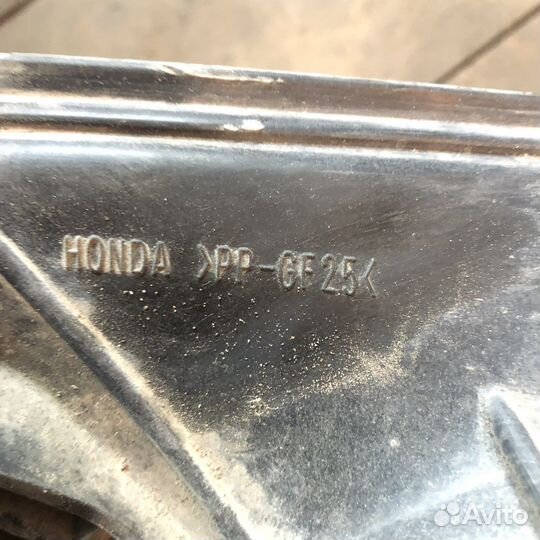 Диффузор радиатора Honda Civic 7