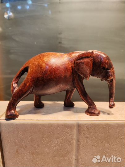 Статуэтка слон дерево