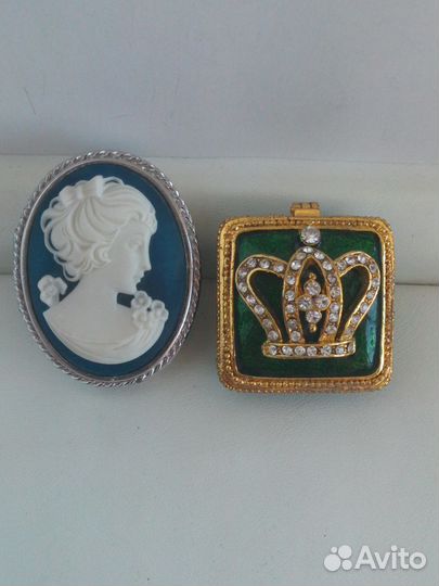 Шкатулочка таблетница Геральдика Англия 1970 годы