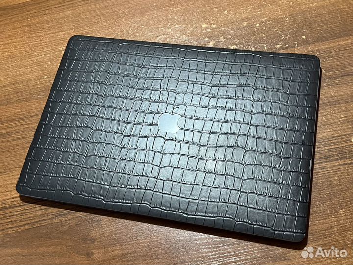 MacBook Pro 15-Inch 2019 /i7/16/256