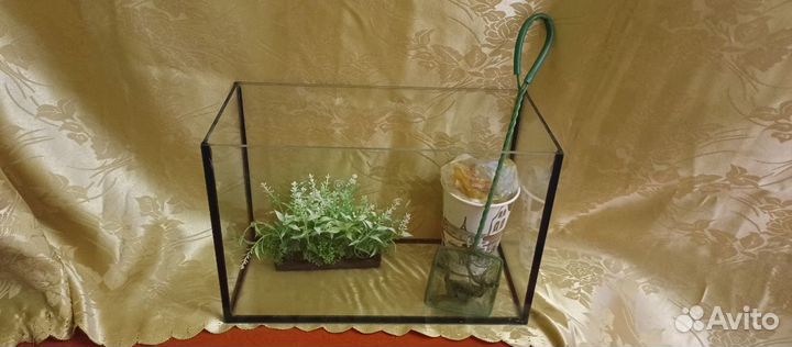Аквариум 32*15*20, с декором, сачком и кормом
