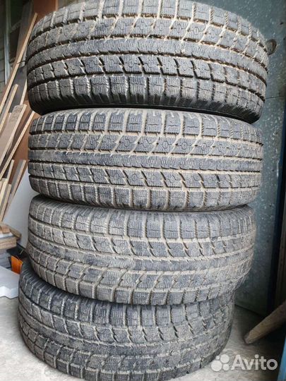 Toyo Observe GSi-5 235/65 R17 104Q