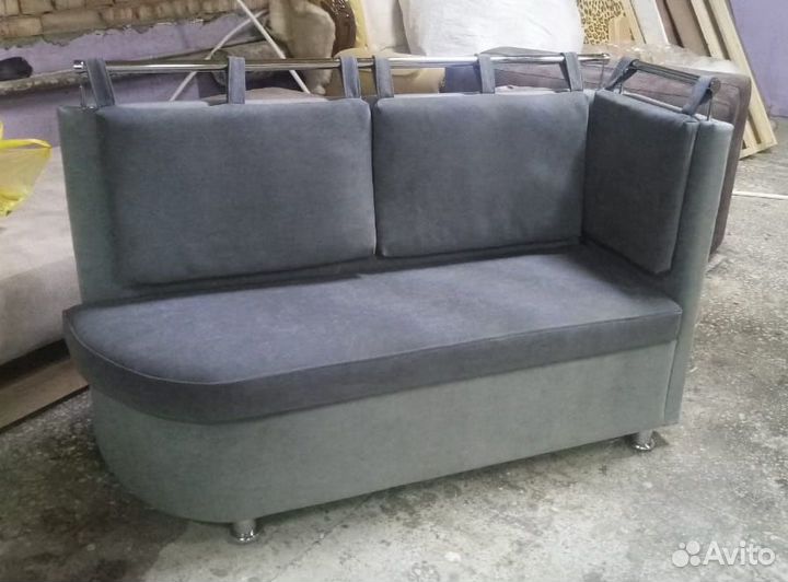 Обеденный угловой диванчик