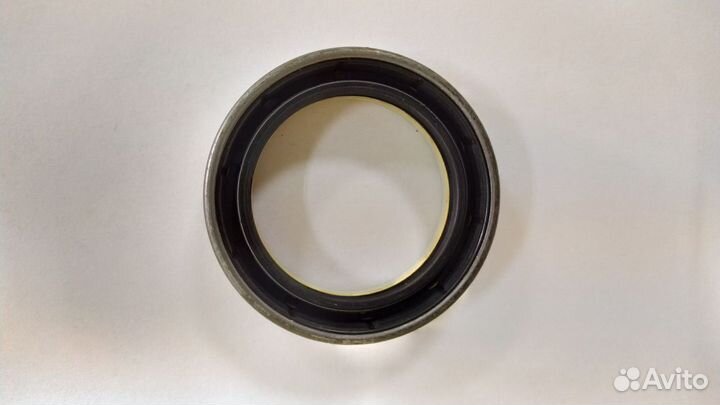 Сальник полуоси 17245888 для Volvo BL 61/71