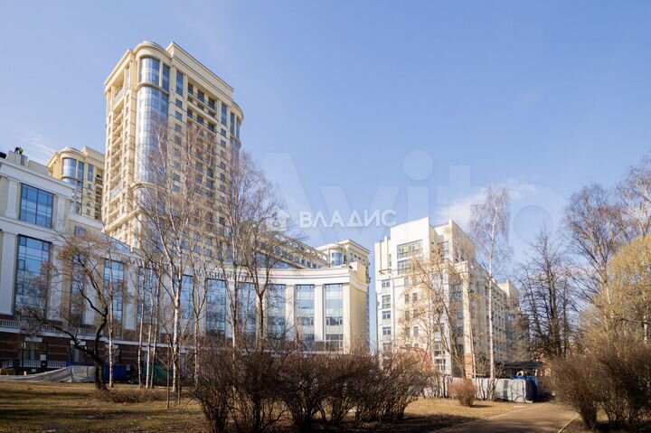 3-к. квартира, 108 м², 10/18 эт.
