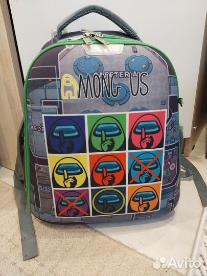 Рюкзак школьный