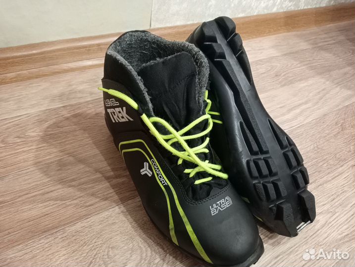 Лыжные ботинки