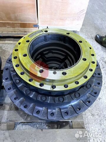 Редуктор хода Komatsu PC400-6 208-27-00152