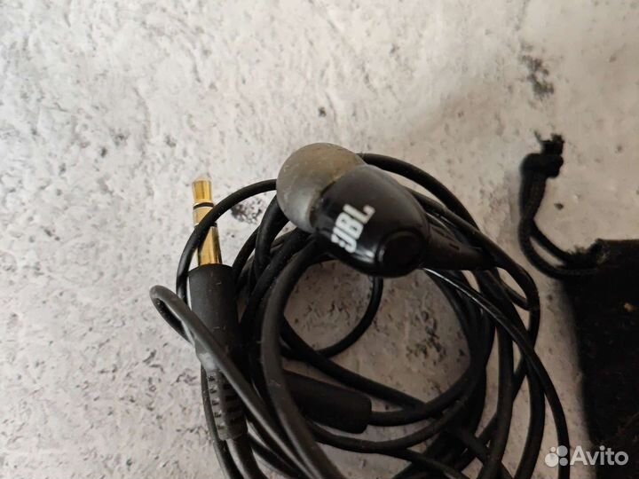 Проводные наушники jbl