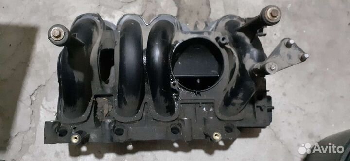 Впускной коллектор Renault logan 1