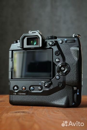 Olympus OM-D E-M1X Body