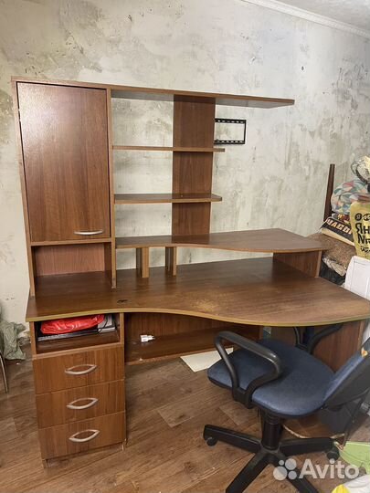 Компьютерный стол