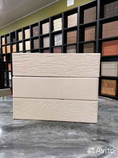 Облицовочный кирпич белый дерево завода жкз