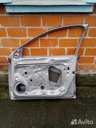 Двери Фольксваген Поло 6 Шкода Рапид 2 лифтбек