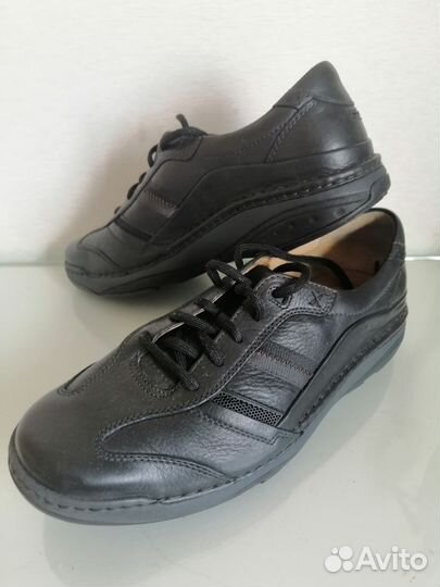 Clarks 46-47