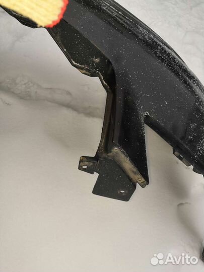 Передний бампер