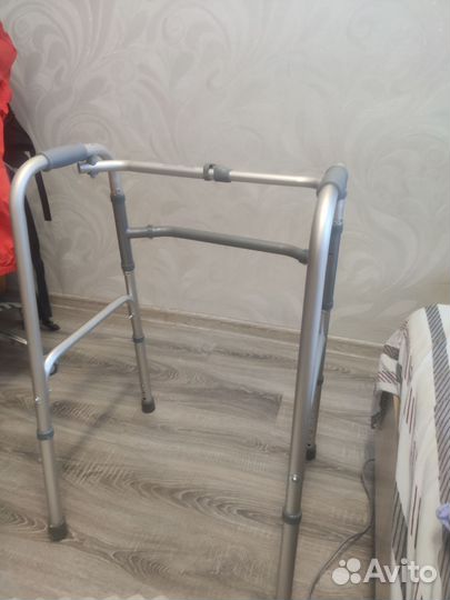 Ходунки для взрослых шагающие