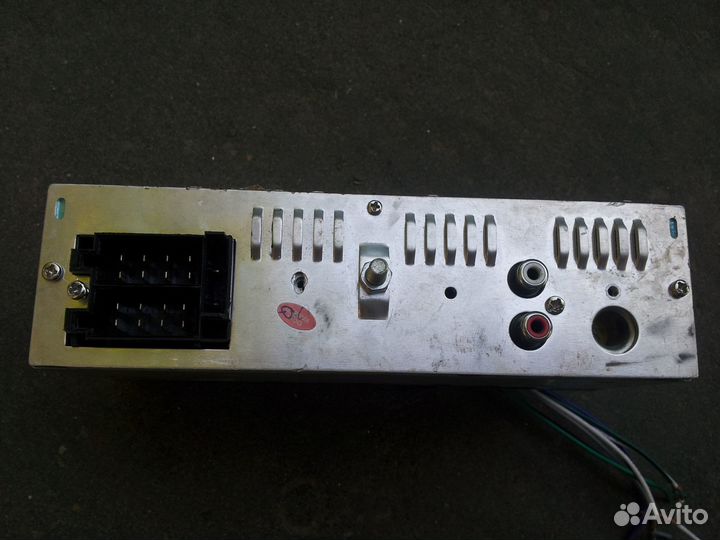 Автомагнитола Hyundai H-CCR8091 (не рабочая)