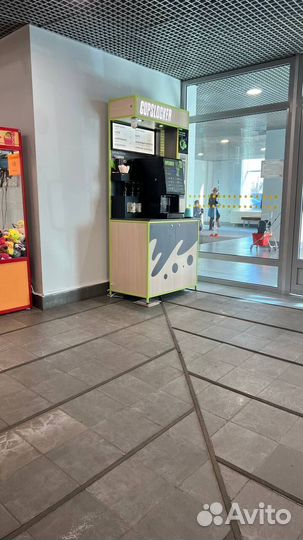 Кофейный автомат, готовая кофейня самообслуживания