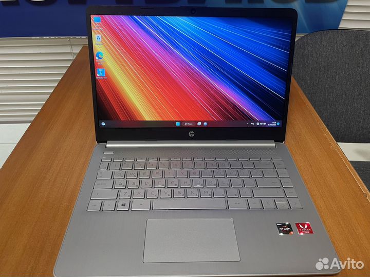 Свежий ультрабук HP IPS / как новый / 8 ядер