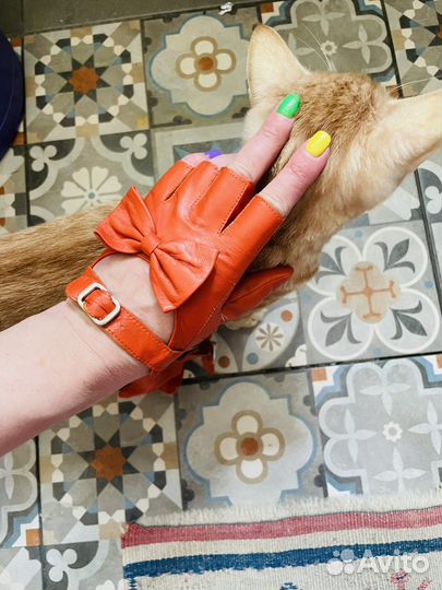 Кожаные перчатки без пальчиков