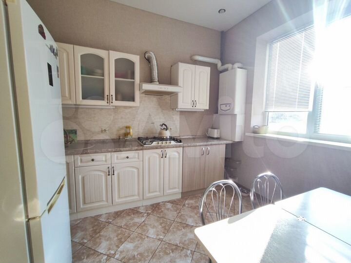 2-к. квартира, 60 м², 1/3 эт.