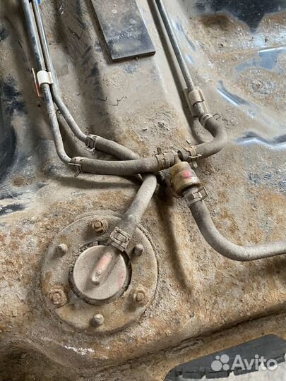 Топливный бак lancer 9