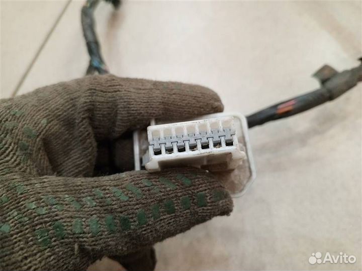 Проводка двери передней правой Mitsubishi Pajero