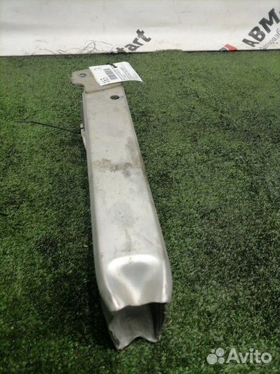 Кронштейн усилителя бампера передний левый Bmw