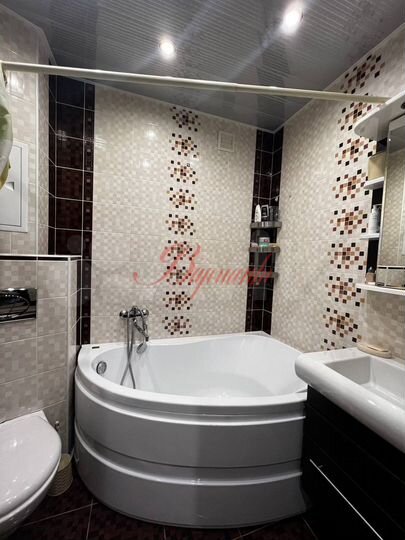 1-к. квартира, 40 м², 1/3 эт.