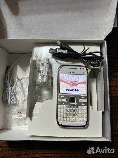 Nokia E72