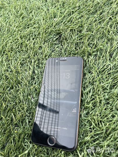 Телефон iPhone se 2020