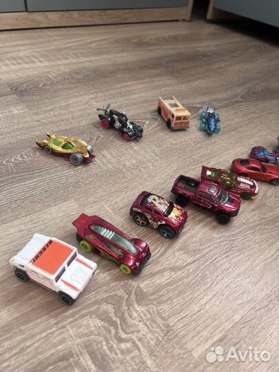 Металлические машинки и машинки Hot wheels