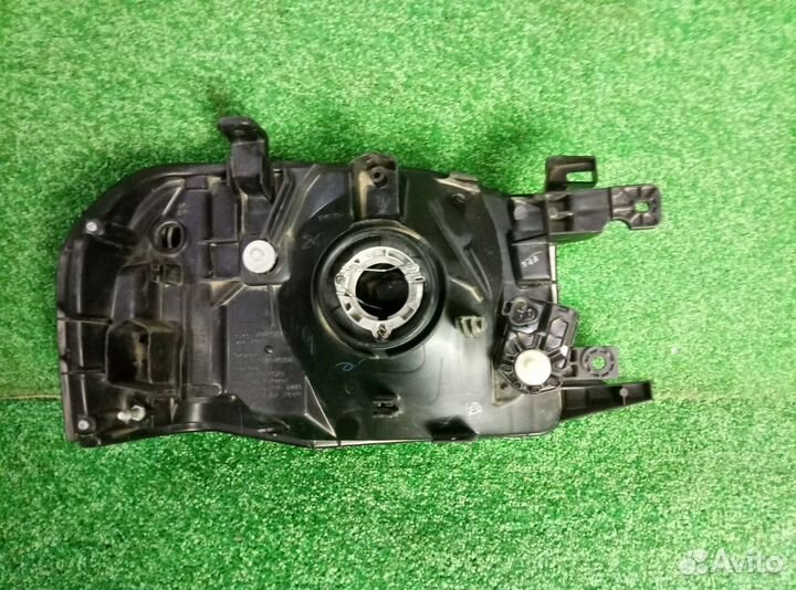 Фара передняя левая оригинал (под эл. корректор) д