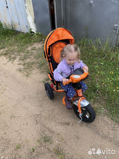 Детский велосипед с ручкой