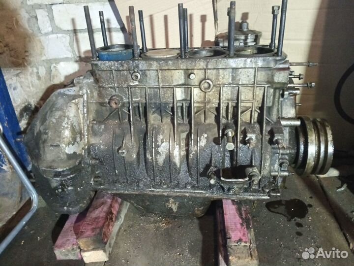 Продам блок 402 двигатель