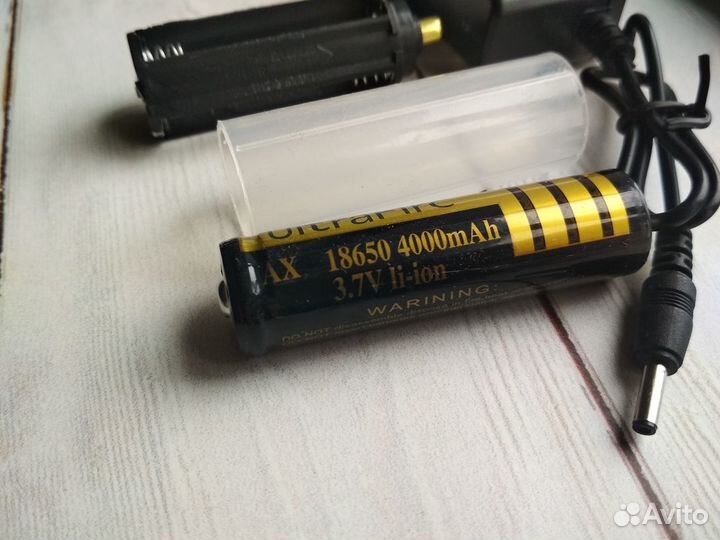 Диодный аккумуляторный фонарь (фонарик)