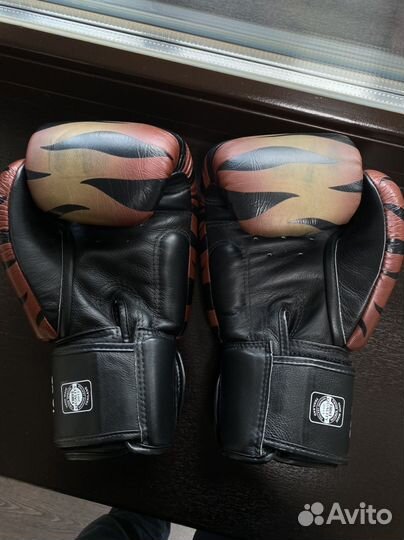 Боксерские перчатки twins 12
