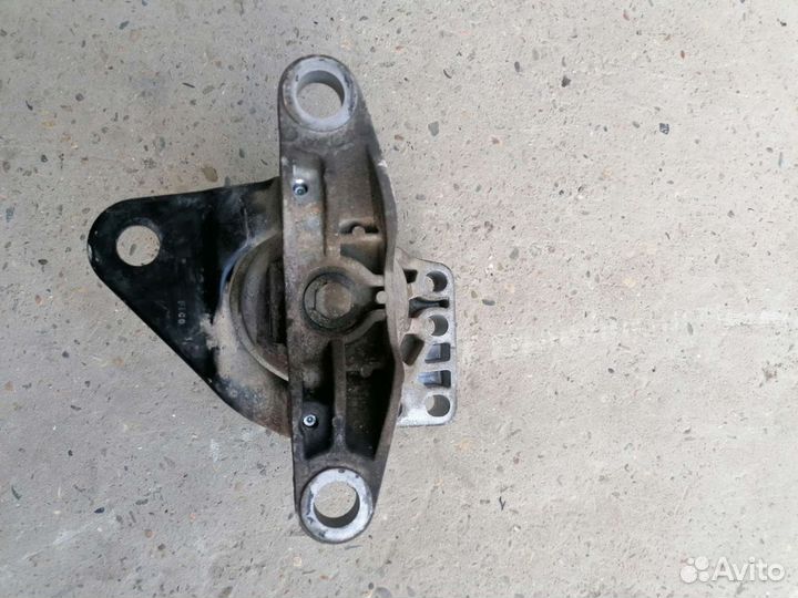 Подушка двигателя правая Ford Mondeo 4