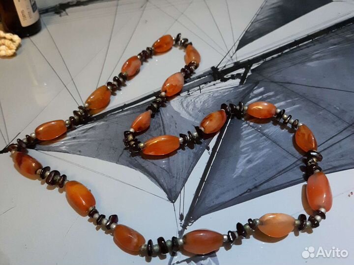 Нефритовые бусы