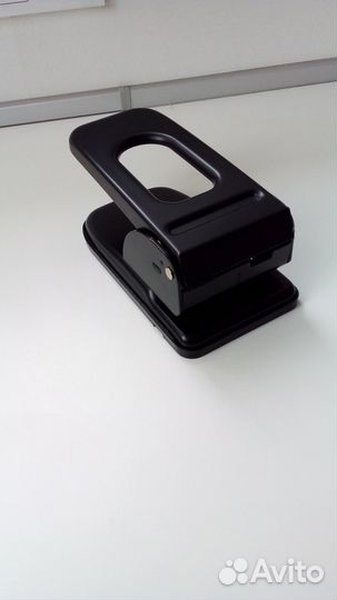 Дырокол мощный «KW trio