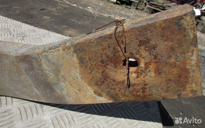 Полурессора ведущего моста, левая renault trucks M