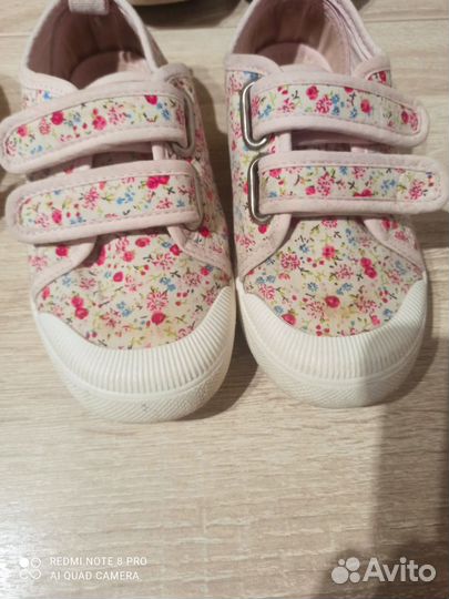 Кроссовки для девочки 25.27 размеров. Бу