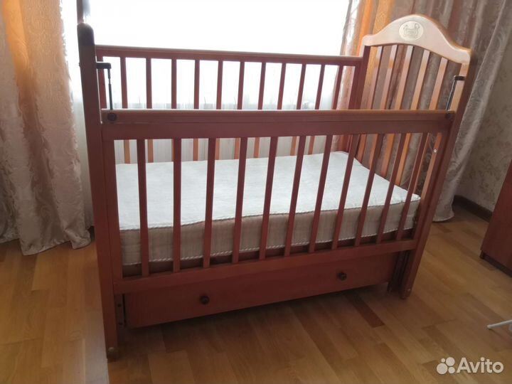 Детская кроватка