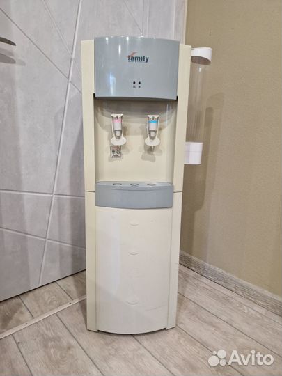 Кулер для воды Family