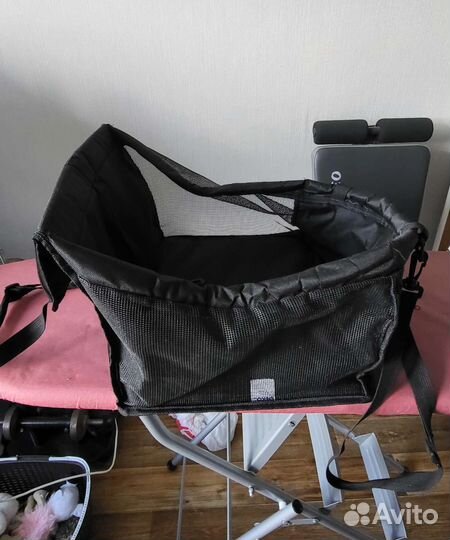 Автокресло для перевозки собак