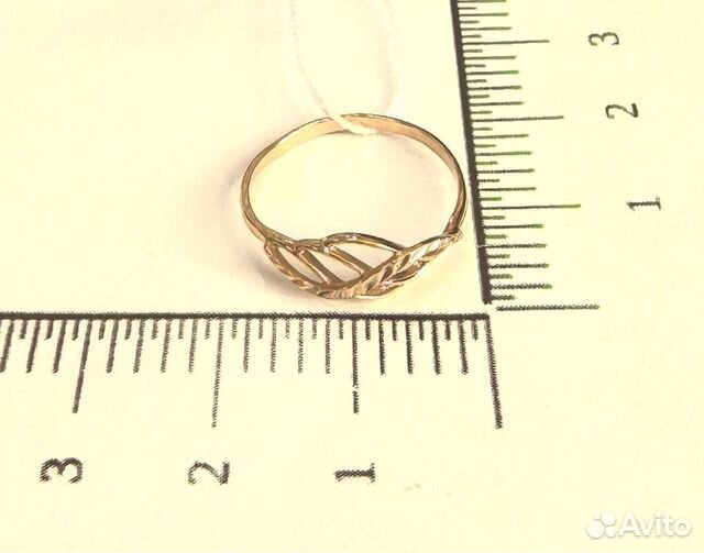 Золотое кольцо с камнем 17р